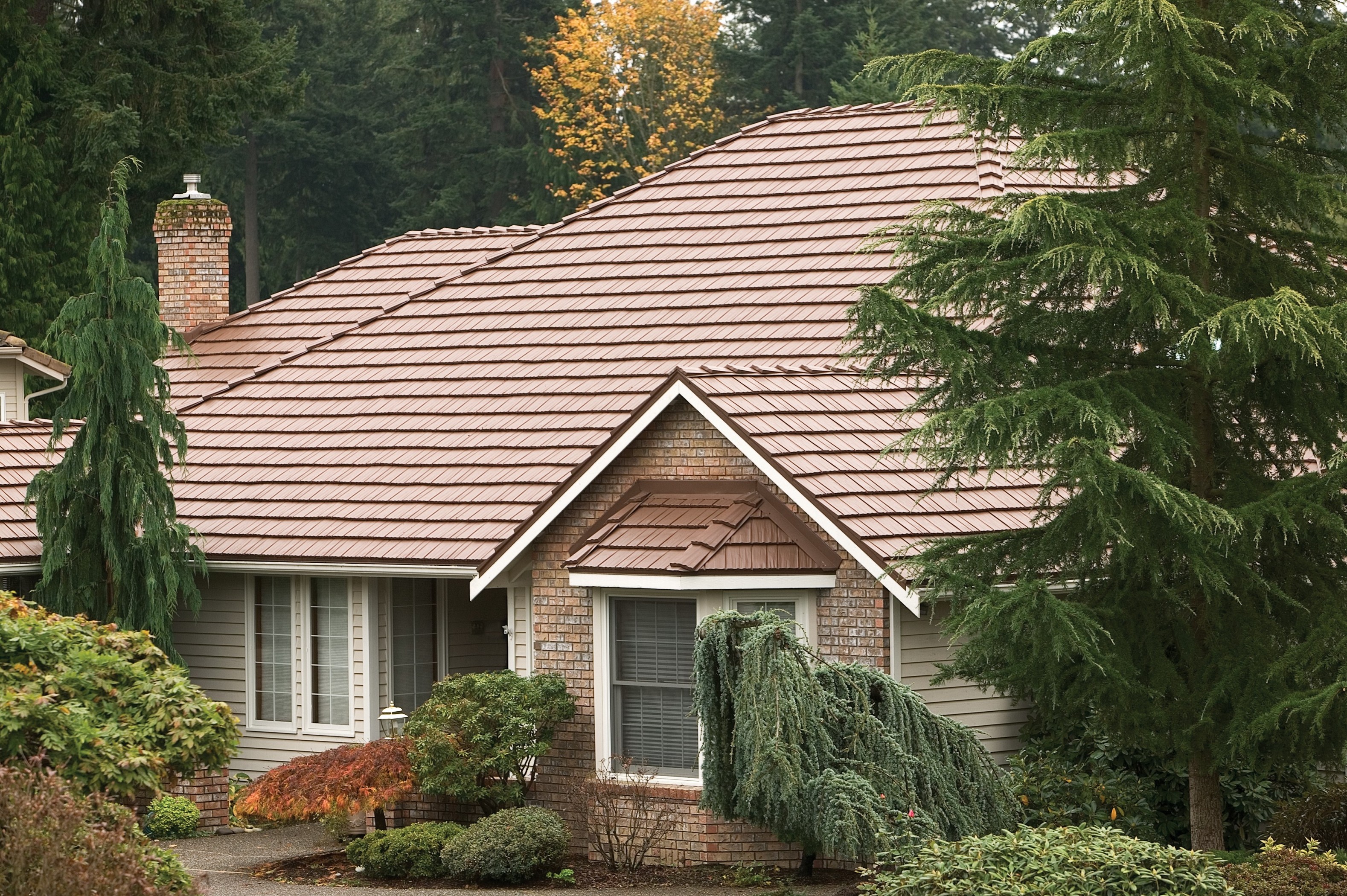 Кровля здания. Metal Shingles Roof. Шингл олива. Крыша в стиле каре.